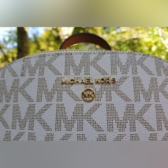 ⭐️⭐️⭐️Michael Kors CINDY Large Backpack Vanilla/Luggage BRAND NEW WITH TAGS - Picture 5 of 8